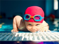 Pomůcky pro bezpečné a pohodlné plavání dětí 